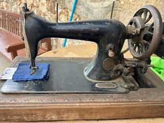 Máquina de coser antigua