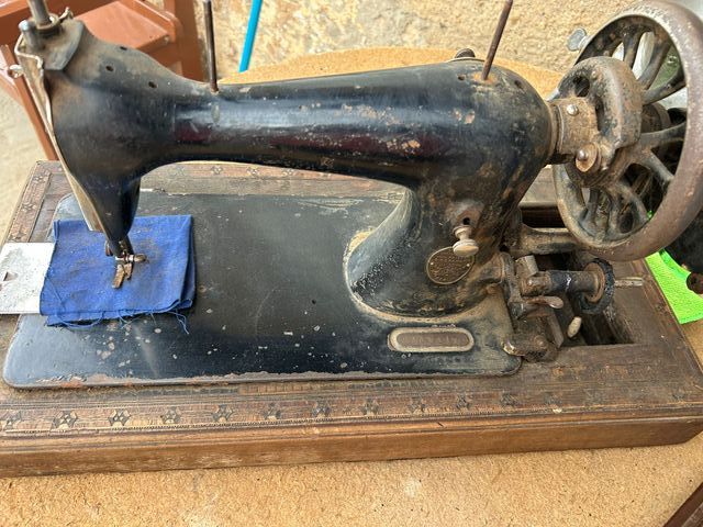 Máquina de coser antigua