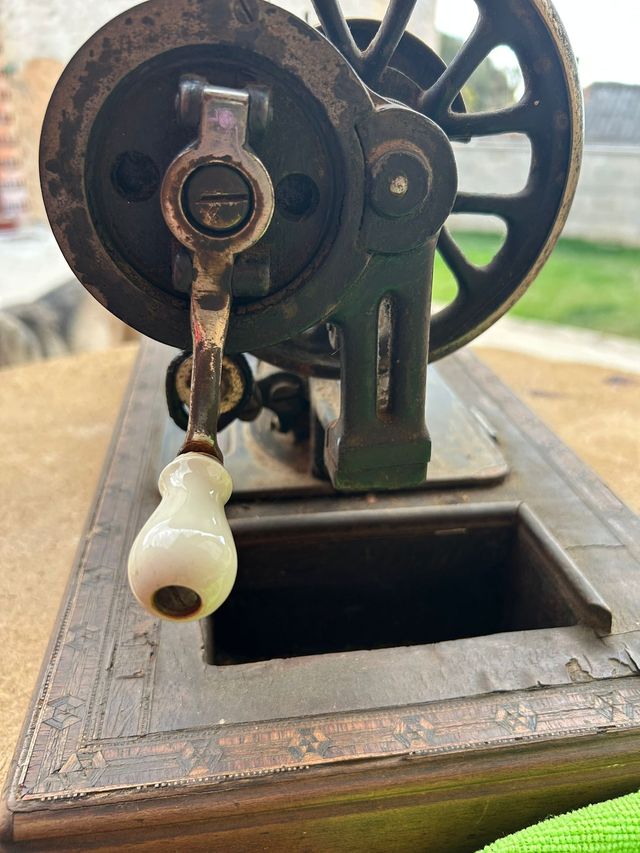 Máquina de coser antigua