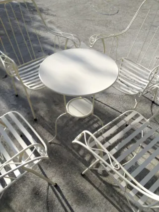 Set di tavoli e sedie da giardino antichi