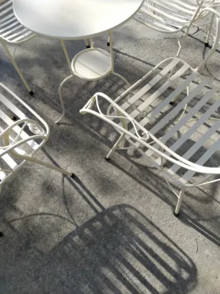 Set di tavoli e sedie da giardino antichi