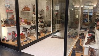 Local comercial en alquiler en Centro - Mendibil - Santiago en Irun