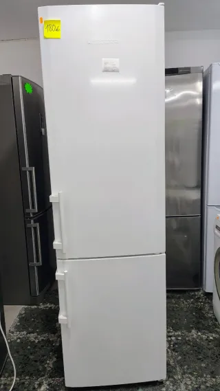 Nevera Liebherr Blanca