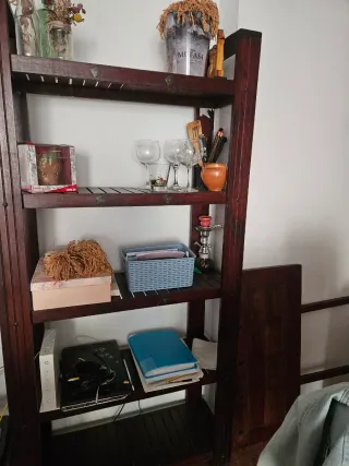 Mesa de comedor de madera