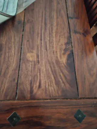 Mesa de comedor de madera