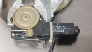 ELEVALUNAS DELANTERO IZQUIERDO MITSUBISHI ECLIPSE