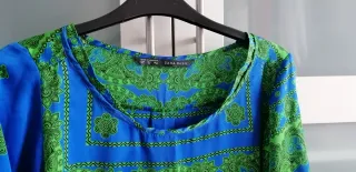 Blusa Zara Basic azul y verde