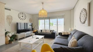 Piso en venta en Los Naranjos - Las Brisas en Marbella
