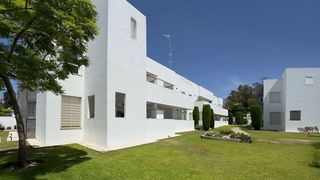 Piso en venta en Los Naranjos - Las Brisas en Marbella