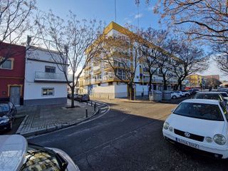 Local comercial en venta en El Cerro en Sevilla