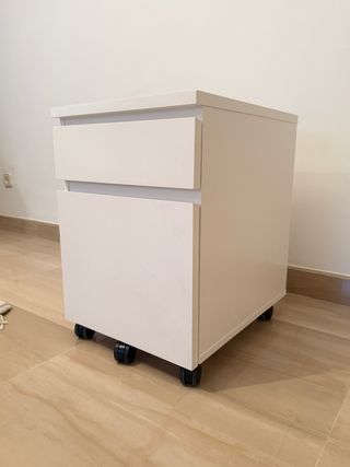 Mesita Ikea con ruedas