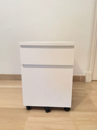 Mesita Ikea con ruedas