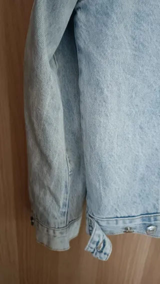 Chaqueta vaquera Bershka forrada Talla M