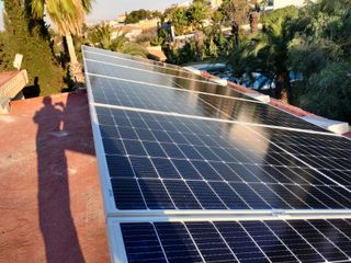 Estructura triangular para placas solares