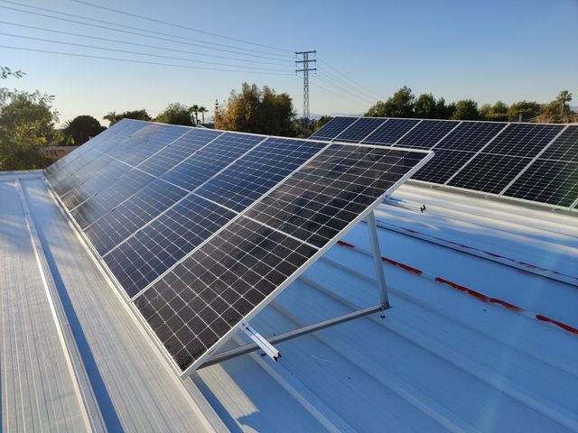 Estructura triangular para placas solares