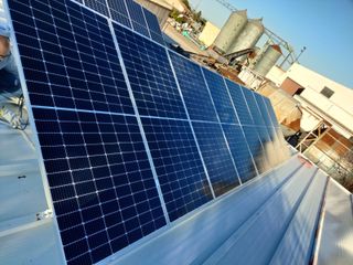 Estructura triangular para placas solares