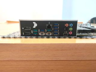 ASUS TUF X670 E PLUS GAMIMG Placa Base