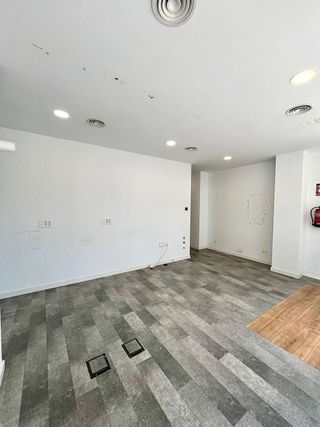 Local comercial en alquiler en Los Jardines de Marbella - La Ermita en Marbella