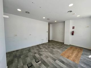 Local comercial en alquiler en Los Jardines de Marbella - La Ermita en Marbella
