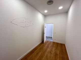 Local comercial en alquiler en Los Jardines de Marbella - La Ermita en Marbella
