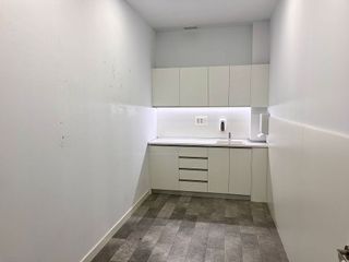 Local comercial en alquiler en Los Jardines de Marbella - La Ermita en Marbella