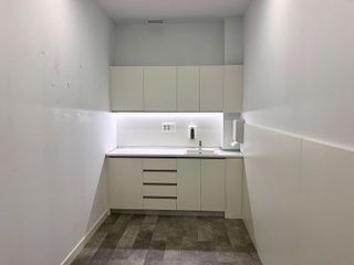 Local comercial en alquiler en Los Jardines de Marbella - La Ermita en Marbella