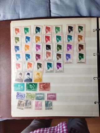Álbum de sellos de varios países