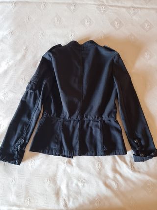Chaqueta militar negra mujer ZARA