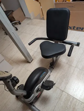 Bicicleta estática reclinada