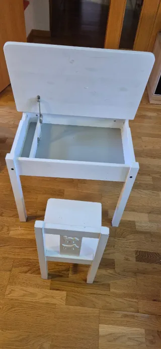 Pupitre infantil blanco Ikea con silla