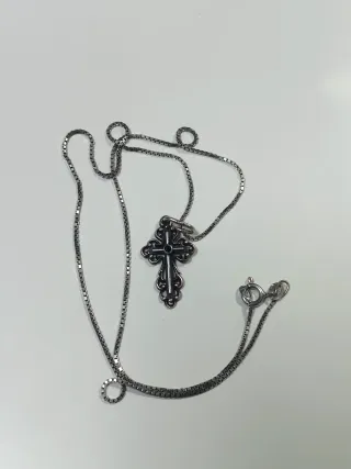 Collana con croce in argento