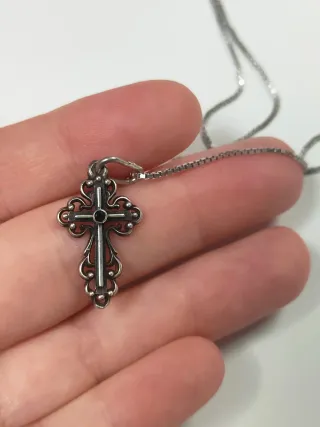 Collana con croce in argento