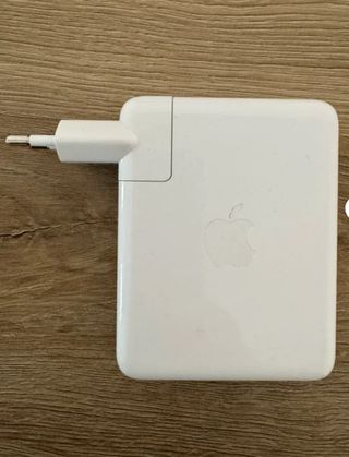 Cargador Apple MacBook 140w