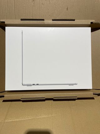 MacBook Air de 13.6 pulgadas con chip M2 de Apple