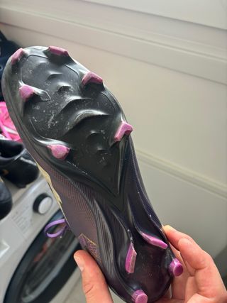 Botas de fútbol nike y puma
