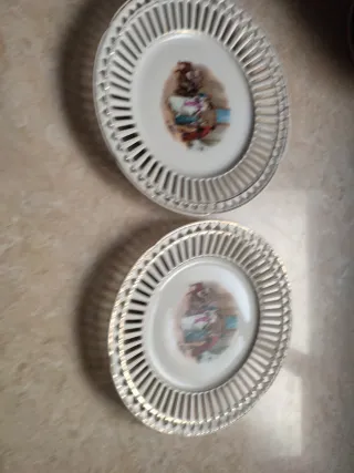 Piatti decorativi antichi