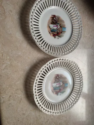 Piatti decorativi antichi
