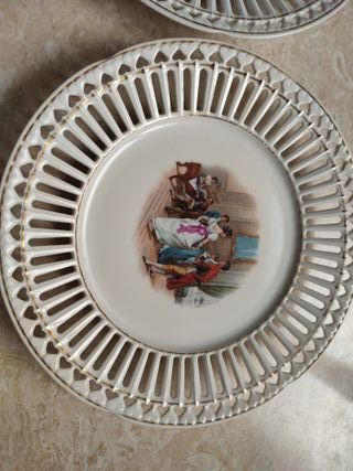 Piatti decorativi antichi