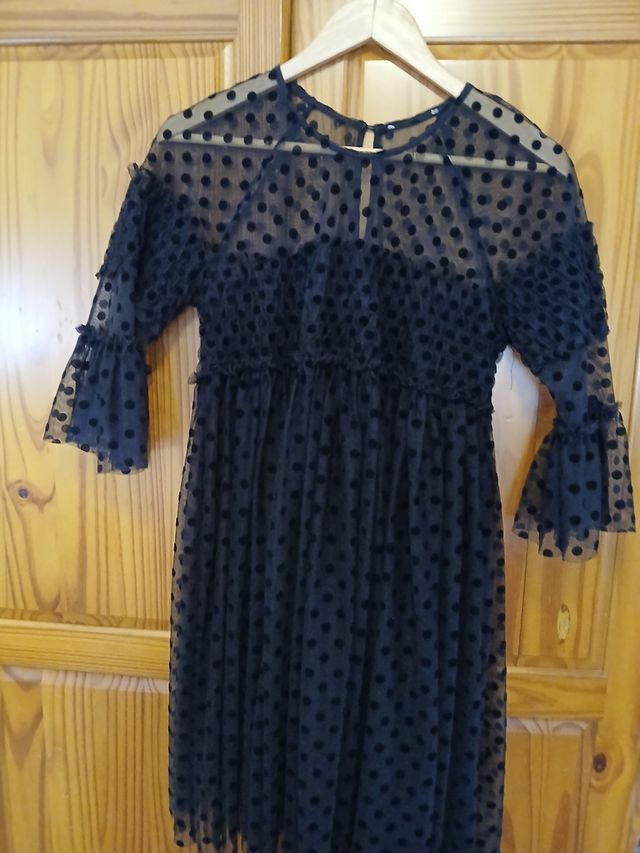 Vestido negro lunares