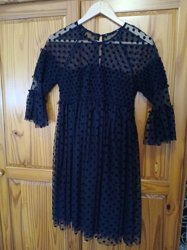 Vestido negro lunares