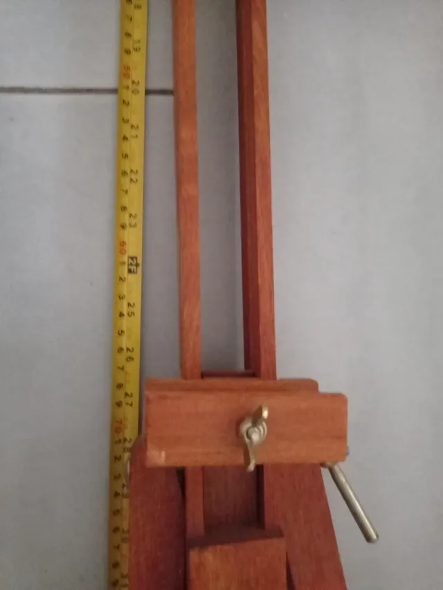 Elegante cavaletto professionale in legno pittura