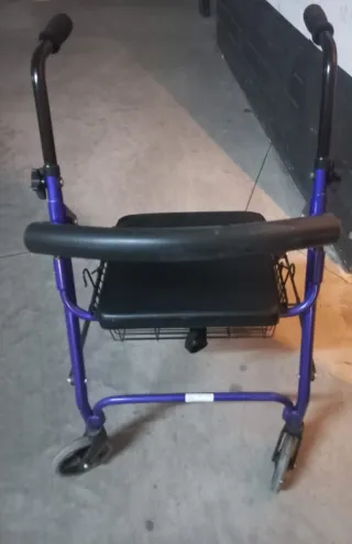 Carro andador para personas mayores