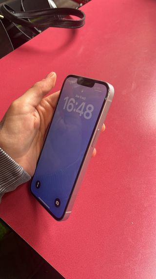 iPhone 14 Morado