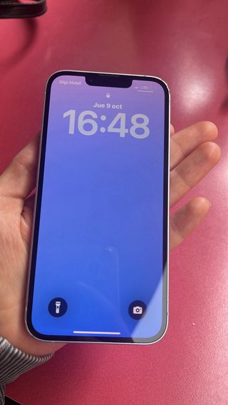 iPhone 14 Morado