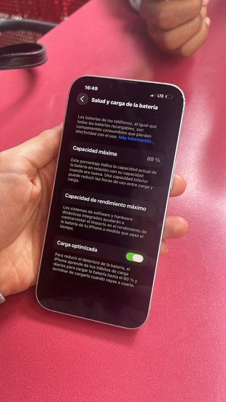 iPhone 14 Morado