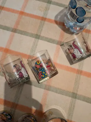 8 Bicchieri vintage cartoni animati