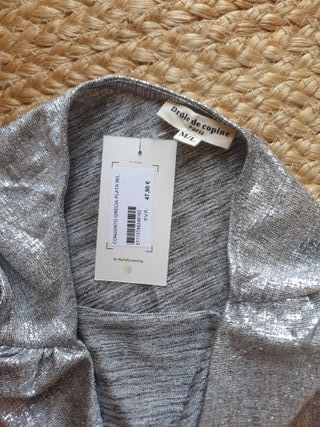 Conjunto plateado de dos piezas
