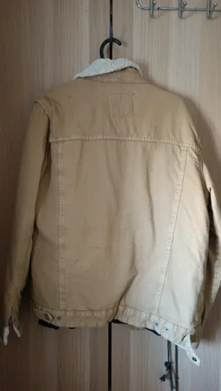 Chaqueta vaquera forrada y jersey