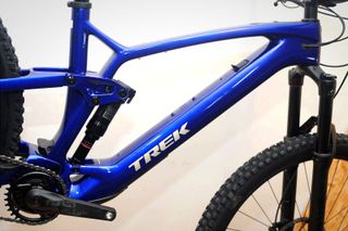 Bicicleta Elétrica Trek Fuel EXe Carbono Nova