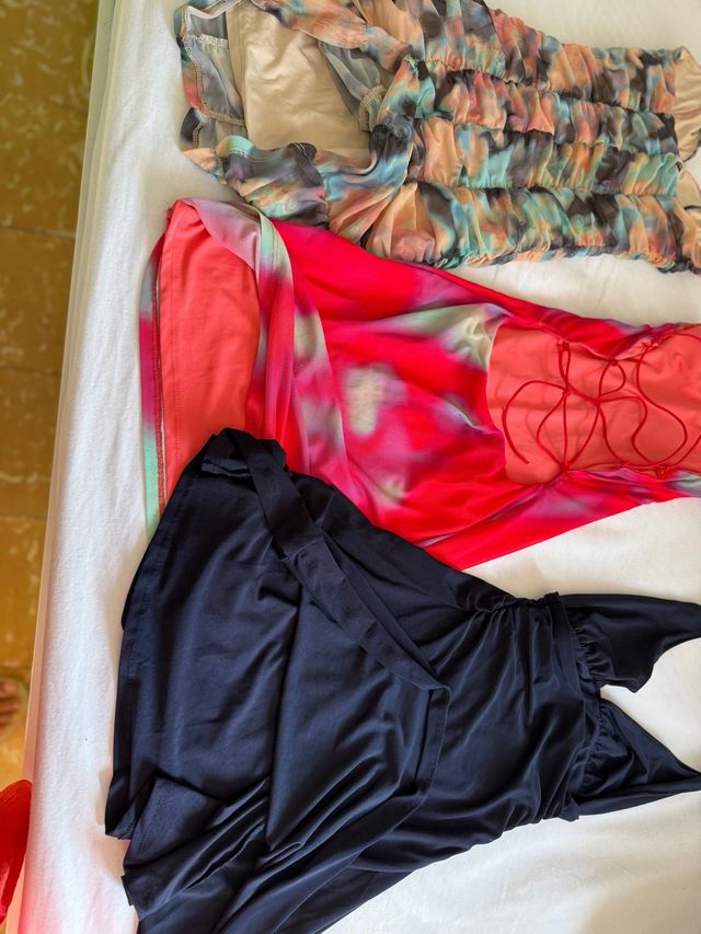 Trío vestidos fiesta mini Bershka